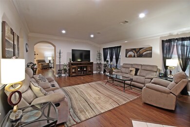 3802 Saxon Hollow Ct, Friendswood, TX 77546 - photo 5