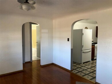Seller pic of 13013 prior to tenants occupying