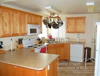 63189 Lancaster St, Bend, OR 97701 - photo 4