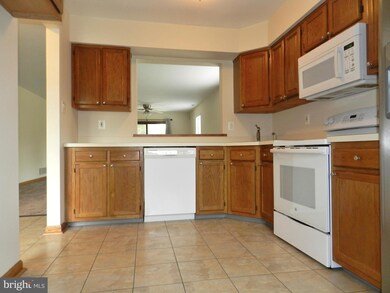 201 Allens Ln unit 15, Mullica Hill, NJ 08062 - photo 3
