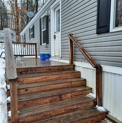 18 Edgewood Dr, Allenstown, NH 03275 - photo 2