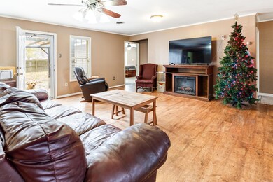 1107 W 14th St, Stuttgart, AR 72160 - photo 3