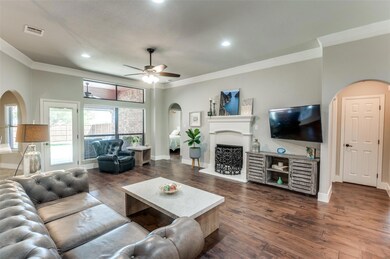 7420 Comis Dr, North Richland Hills, TX 76182 - photo 4