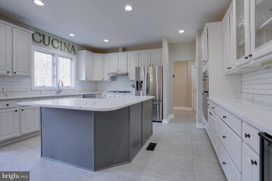 5210 Summit Dr, Fairfax, VA 22030 - photo 4