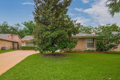 Charming home with a beautiful mature Magnolia tre