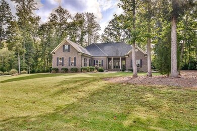 Great curb appeal with the simple , clean landscap