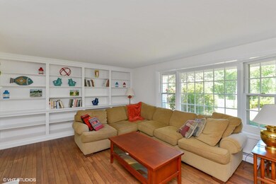 04_95coachlane_10003_LivingRoom_MLSuse_1