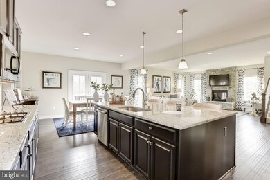 15206 Governors Park Ln unit D006, Upper Marlboro, MD 20772 - photo 2