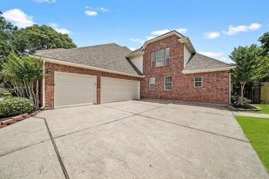 301 Overlook Dr, Friendswood, TX 77546 - photo 2