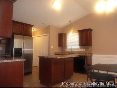 110 Brewster Dr, Fayetteville, NC 28303 - photo 5