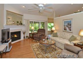 Living Room / Fireplace