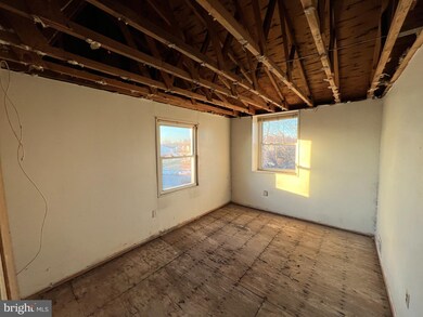 301 Wisewell Ct, Halethorpe, MD 21227 - photo 4