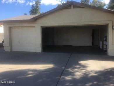 3 Garages