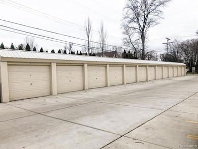 721 N Eton St unit 13, Birmingham, MI 48009 - photo 3