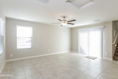 004-photo-living-room-7927849
