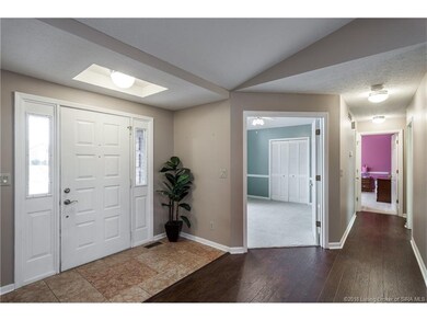 4615 Shadyview Dr, Floyds Knobs, IN 47119 - photo 5