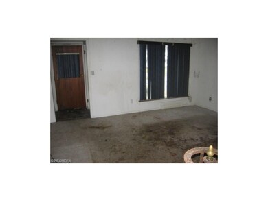 19018 Maple Heights Blvd, Maple Heights, OH 44137 - photo 3