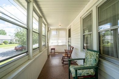 61 Maple St, West Springfield, MA 01089 - photo 4