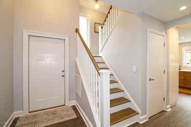 130 Deer Run - FOyer