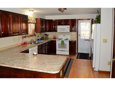 530 Weston Rd, Manchester, NH 03103 - photo 3