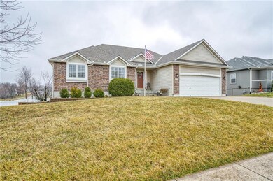 509 Pecan St, Raymore, MO 64083 - photo 2