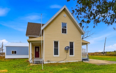 2902 Water St, Columbus City, IA 52737 - photo 2