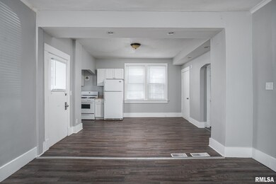 1416 W 15th St, Davenport, IA 52804 - photo 2