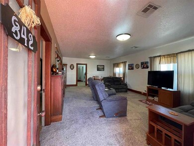 842 E 2nd St, Cushing, OK 74023 - photo 3