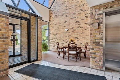 2880 Torrey Pine Ln unit 2F, Lisle, IL 60532 - photo 2