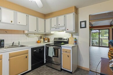 80 Pendleton Ln, Londonderry, NH 03053 - photo 6