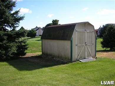 7042 Rotterdam Square, Bethlehem, PA 18017 - photo 3