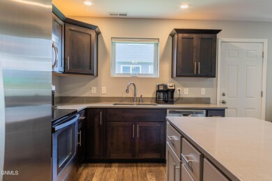 6903 Majestic Loop - MLS Size-20