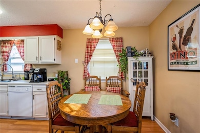 424 31st St SW, Cedar Rapids, IA 52404 - photo 6