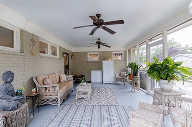 Screened in porch
