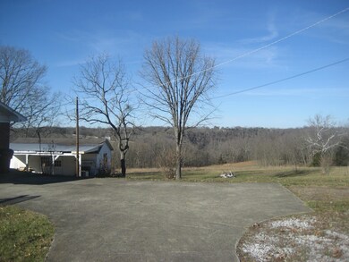825 Oregon Rd, Versailles, KY 40383 - photo 3