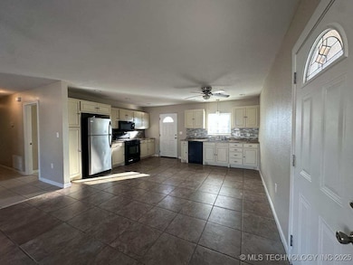 16128 E Newton Place, Tulsa, OK 74116 - photo 5