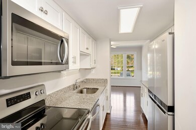 6055 Bonnie Bern Ct, Burke, VA 22015 - photo 7