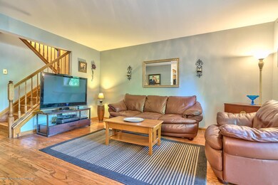 1 Robin Rd Howell NJ 07731 USA-large-010