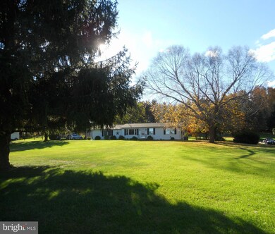 2015 Garrett Rd, Manchester, MD 21102 - photo 2
