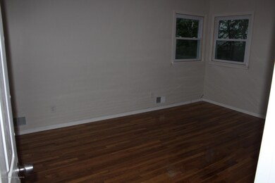 1346 Victory Blvd, Staten Island, NY 10301 - photo 4