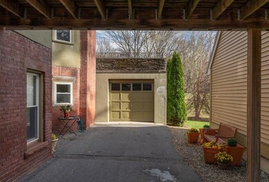 90 Pomeroy Terrace unit 2, Northampton, MA 01060 - photo 4