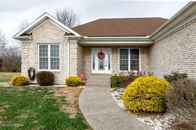 212 Sunray Dr, Shepherdsville, KY 40165 - photo 2