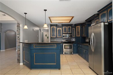 904 E Diaz Cir, Pharr, TX 78577 - photo 7