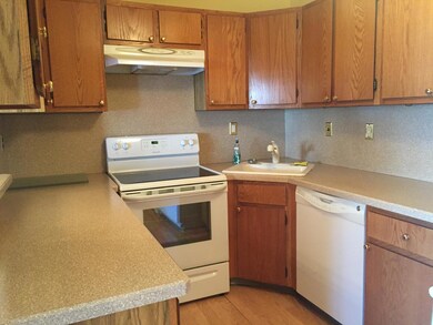 40 Quince Ct unit 266, Red Bank, NJ 07701 - photo 4