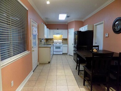 8110 Summer Trail Dr, Houston, TX 77040 - photo 2