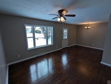 1117 SW Armagh St, Topeka, KS 66611 - photo 4