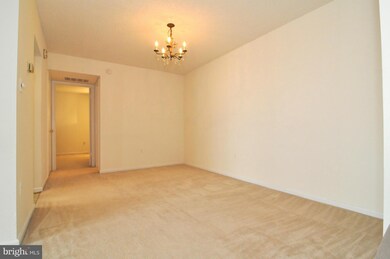 10212 Bushman Dr unit 213, Oakton, VA 22124 - photo 7