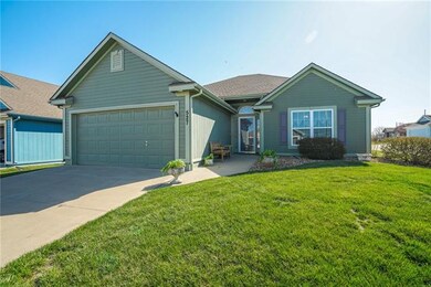 527 Galaxy Ln, Raymore, MO 64083 - photo 3