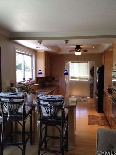 Kitchen and bar nook