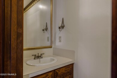 1/2 Bath
